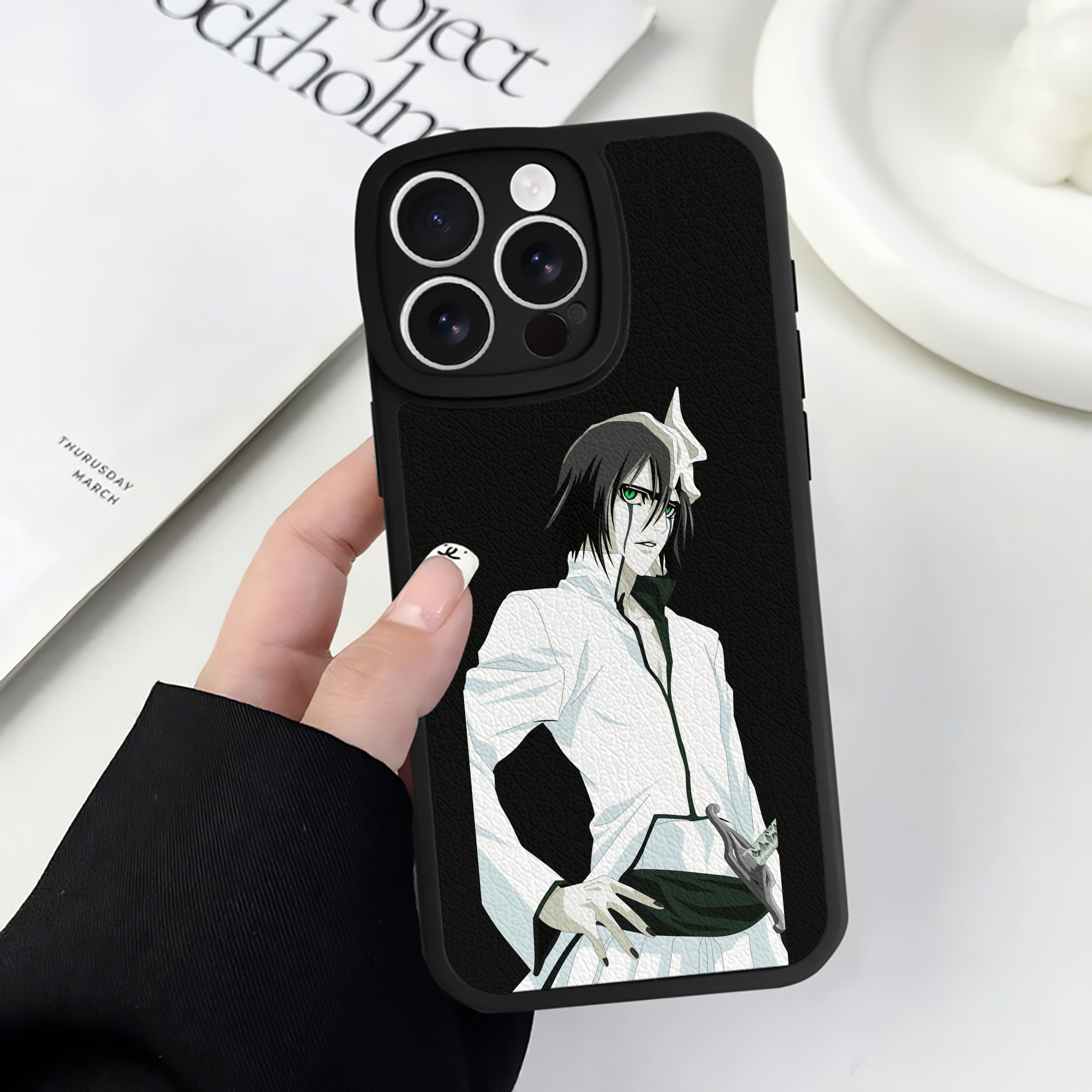 （画像用） ブリーチ ウルキオラ·シファー BLEACH Ulquiorra cifer 【iPhone 16シリーズ対応】シリコンスマホケース（レザー調） 材質：シリコン